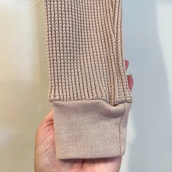 The Range Tan Cropped Turtleneck Waffle Knit Designer Long Sleeve Shirt XS - Picture 3 of 8